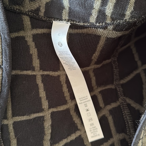 Lululemon jacket thick cozy size 4 NWT $298 - Picture 5 of 5